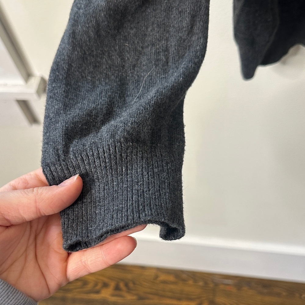 Liz Claiborne Cotton Cashmere V Neck Sweater - Picture 4 of 6